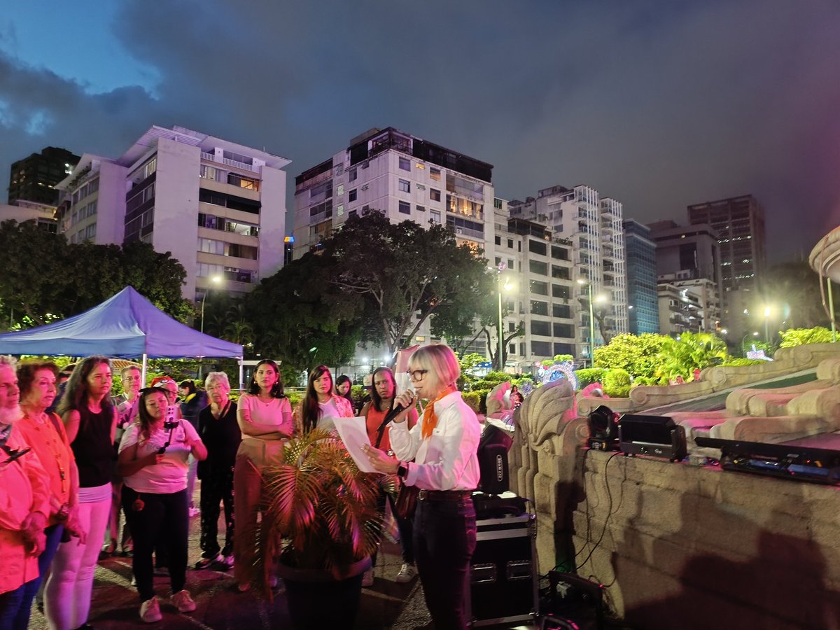 "Tomamos la palabra para llamar la atención acerca de la violencia contra las mujeres en nuestro país", <a href="/ybalzan/">Yomara Balzán 🌸</a> de <a href="/ALIADASenCADENA/">Organización Aliadas</a> 

#EncendidoNaranja