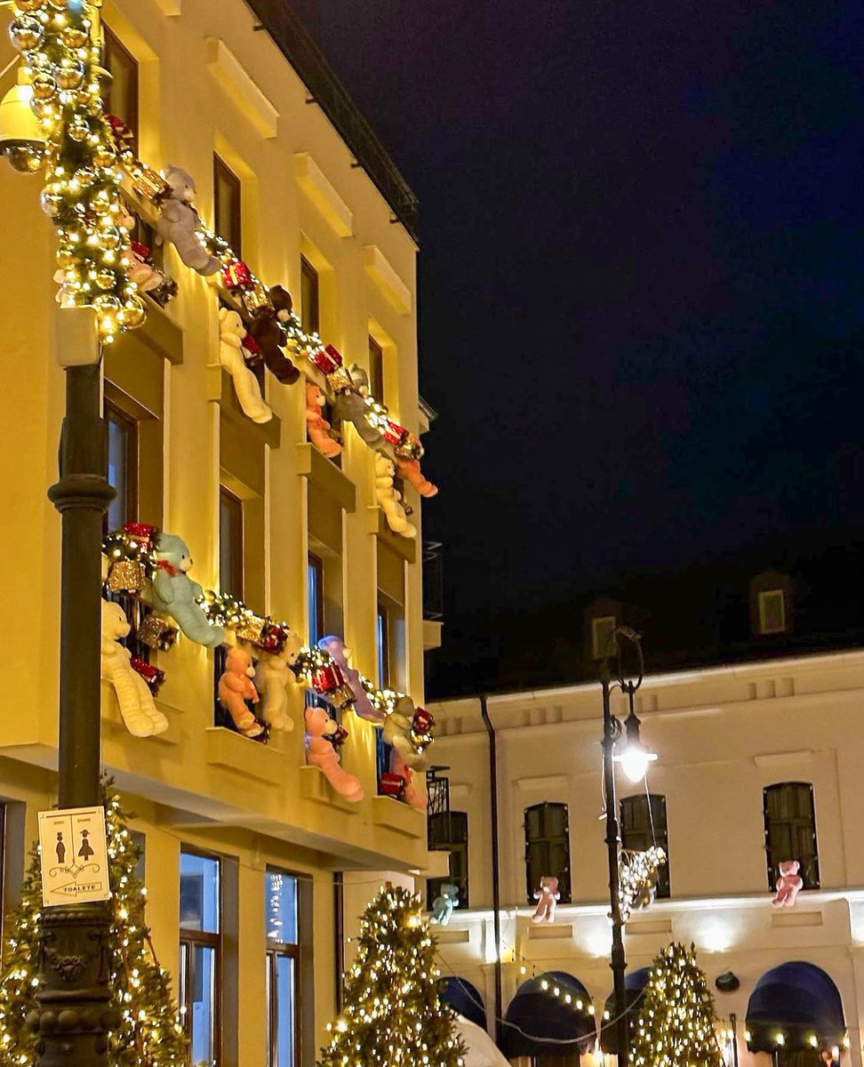 mereteanu_ilona's tweet photo. Craiova…Beautiful City! ❤️🥰 https://t.co/KY6l1L7pDi
