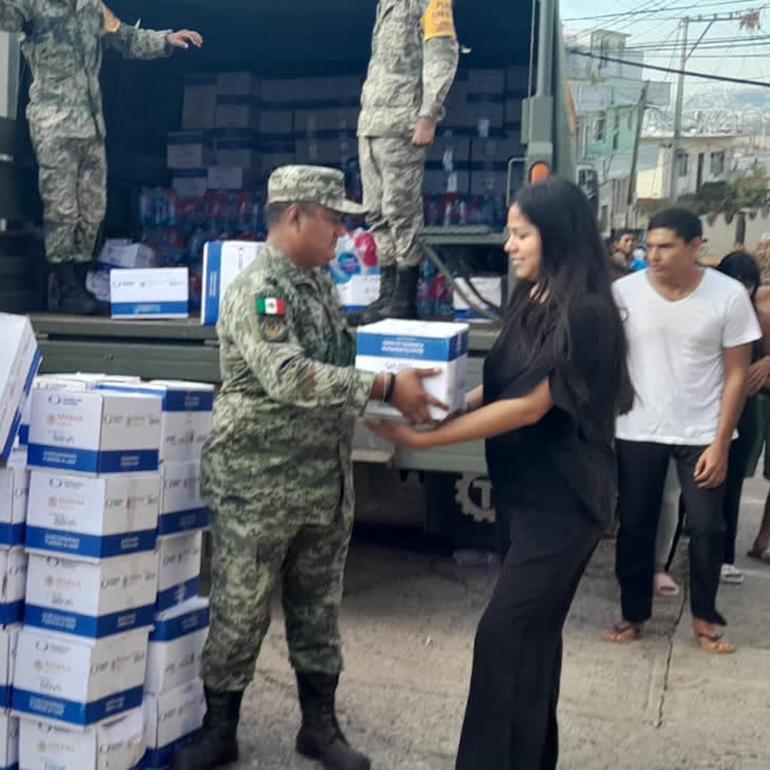Junto con Secretaría de la Defensa Nacional (SEDENA) y BBVA México, hemos apoyado a más de 52 mil habitantes en Guerrero con 11,200 despensas y 2,000 kits de higiene, un total de 67.2 toneladas de alimentos. 
#JuntosHacemosMás