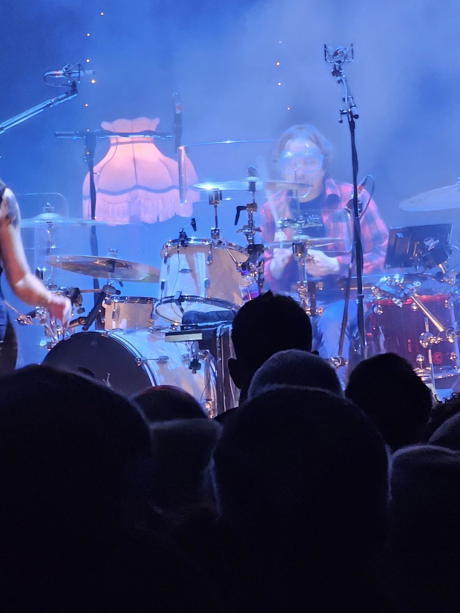 Anyone know why the summer is wearing goggles? #farfromsaints #Reading #hexagon