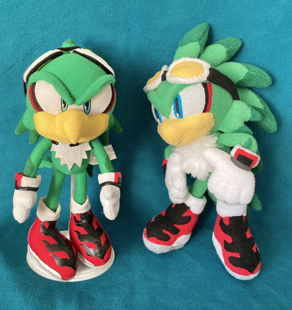 SonicRelated's tweet photo. Make way for the Legendary Wind Master, #JettheHawk from Sonic Riders! 
This custom was a complicated one with all the tiny details and bits critical to Jets design. overall though he’s turned out well! 
And ready for a race! 🏁
#SonicRiders #SonicTheHedegehog #sonicfanart https://t.co/cTuPt9sXYn
