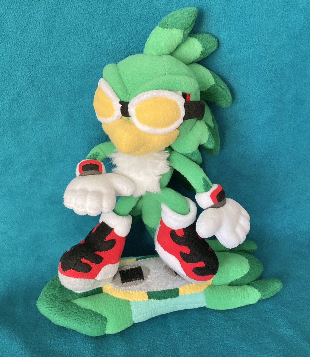 SonicRelated's tweet photo. Make way for the Legendary Wind Master, #JettheHawk from Sonic Riders! 
This custom was a complicated one with all the tiny details and bits critical to Jets design. overall though he’s turned out well! 
And ready for a race! 🏁
#SonicRiders #SonicTheHedegehog #sonicfanart https://t.co/cTuPt9sXYn