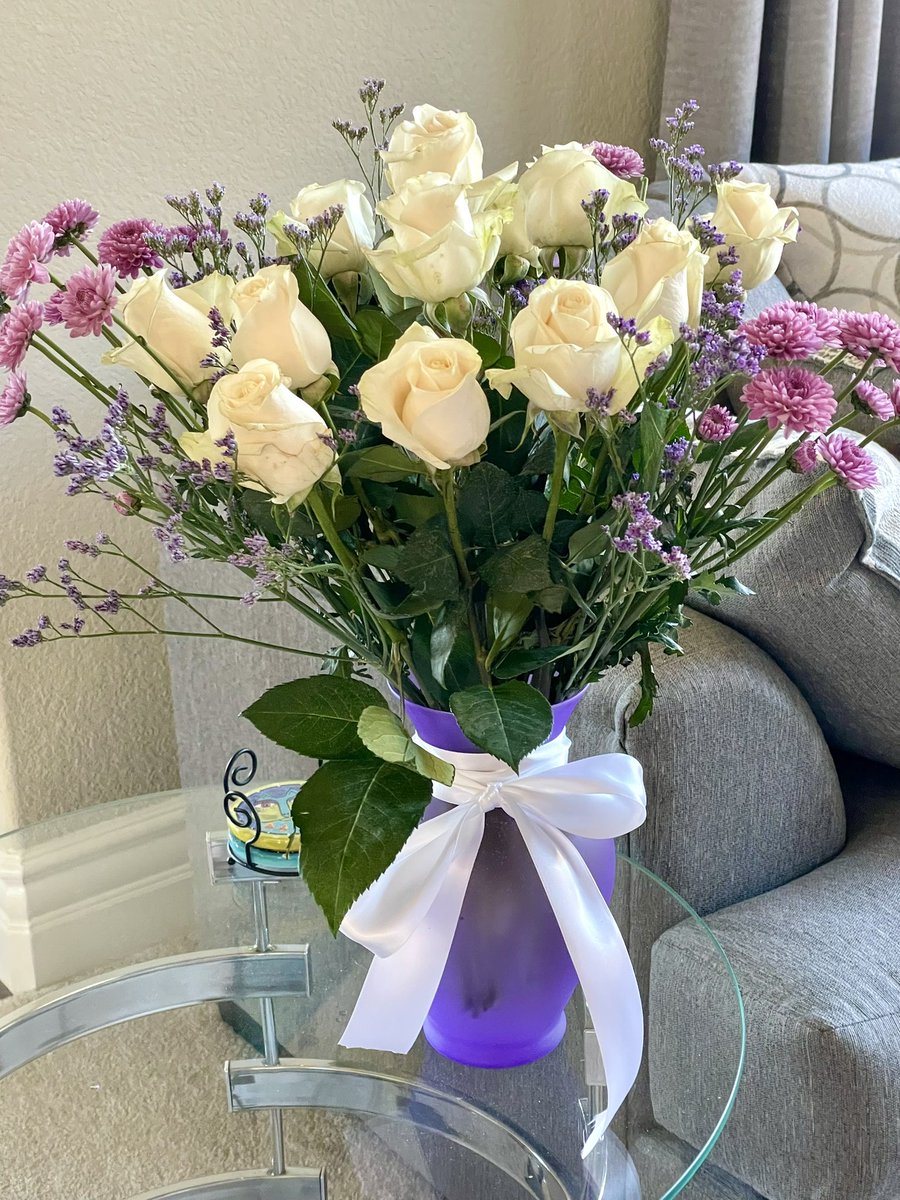 I was given a gift card and bought these babies this morning for a sweet pop of living room color! Goes great with all my purple, grey and chartreuse accents/furniture 💜 #SaturdayMood #flowers #littlethings #thankyouflowers