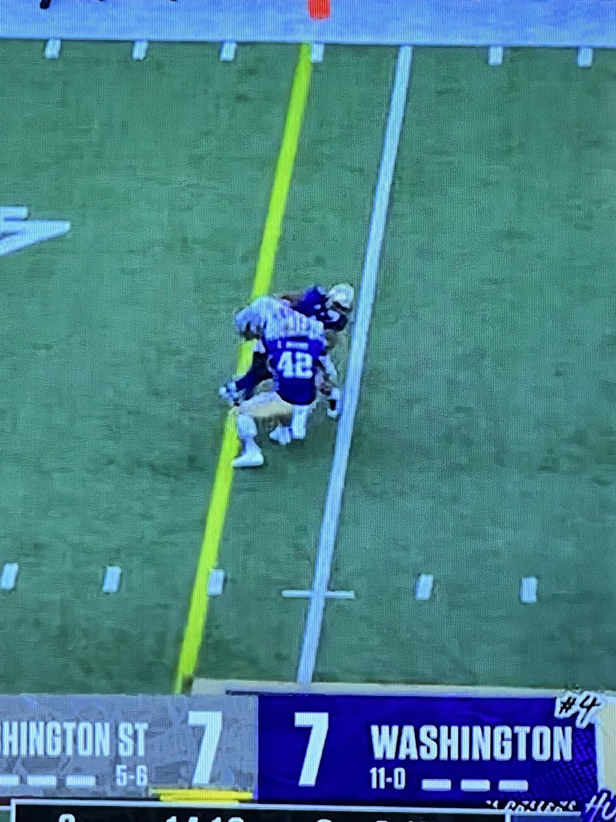 Russell_Arch's tweet image. This spot is a JOKE! And it wasn’t overturned?! #AppleCup