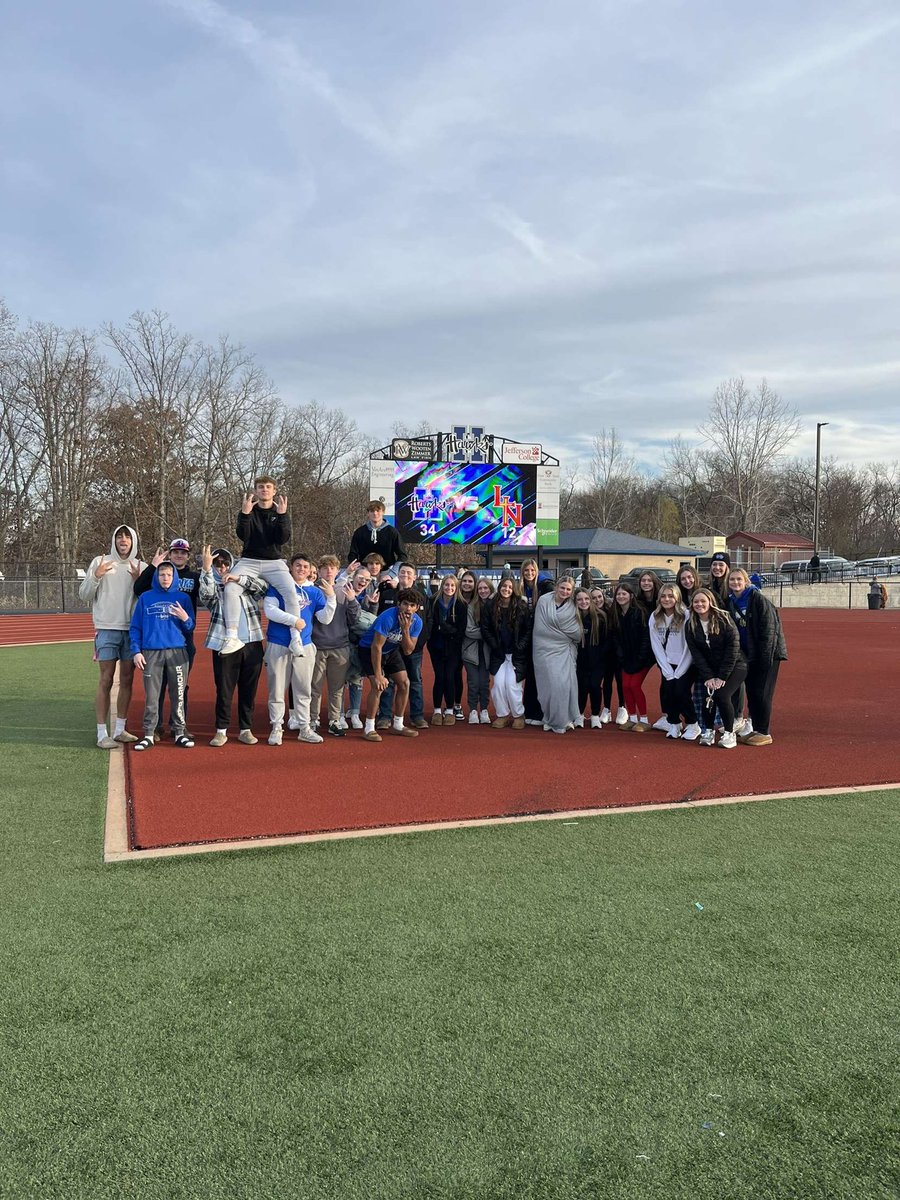 🚨HILLSBORO IS GOING TO STATE🚨

BE THERE AT COLUMBIA TO WATCH THE HAWKS PLAY IN THE STATE FINAL‼️
#BoroBuilt