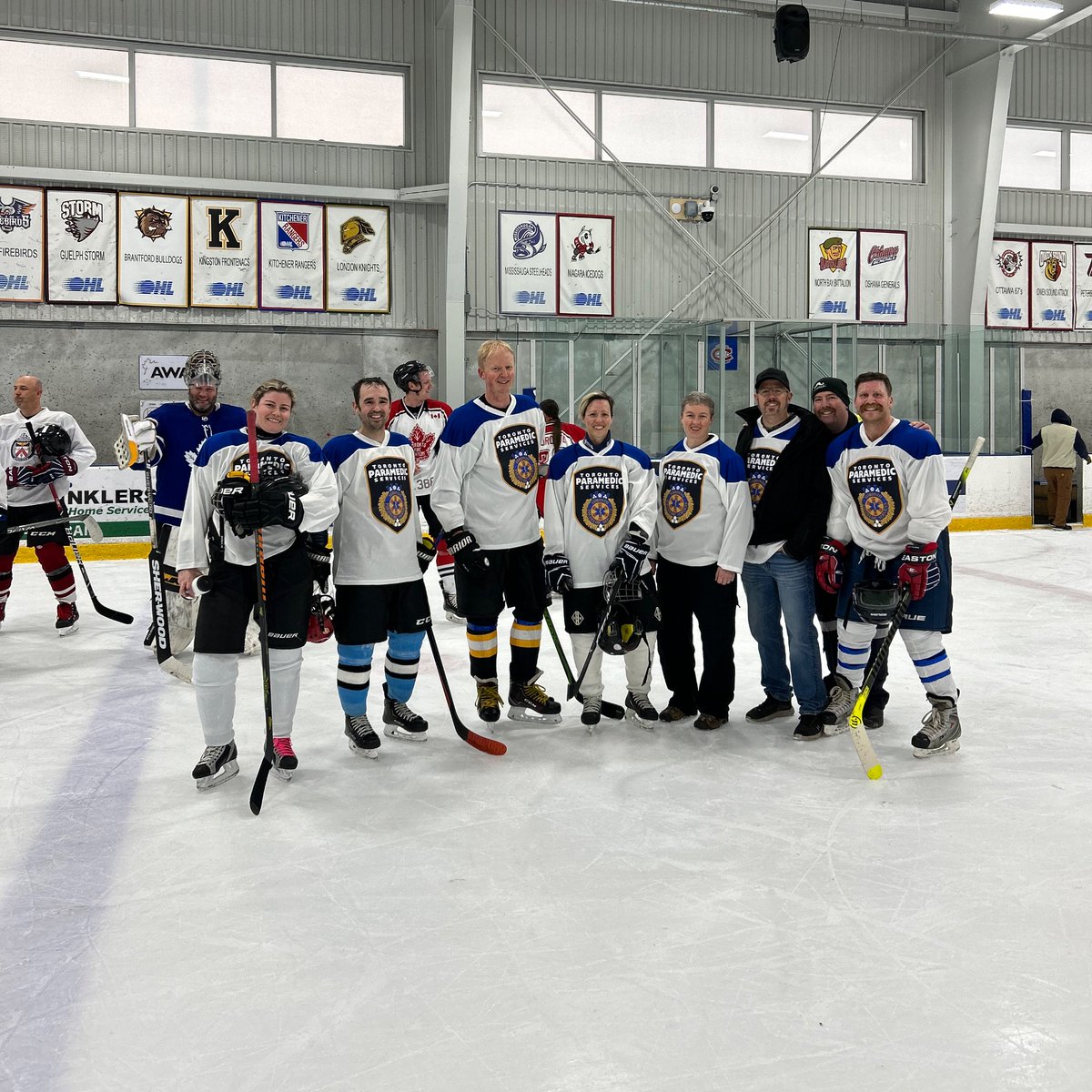 TorontoMedics's tweet photo. The stands were filled and the enthusiasm was high at today’s friendly on-ice game that saw Toronto’s First Responders take on the Toronto #MapleLeafsAlumni! #ThankYou to everyone who came out to support the players at this exciting event.  #GTHL #ScotiabankPond https://t.co/U0lq2zOgv9
