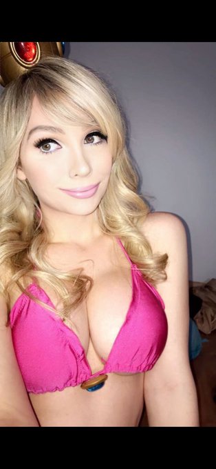 Sometimes I miss my blonde hair https://t.co/UrA5SDhPDp