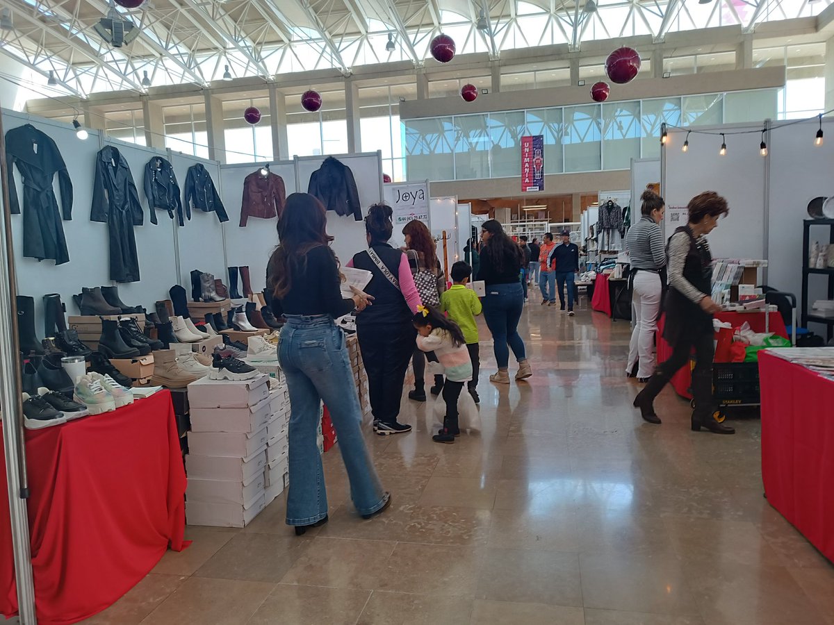 alcantarilla_mx's tweet photo. #SLP | Con más de 100 expositores, arranca el Unibazar UASLP  2023 en el #CC200.

✅ La edición 2023 del Unibazar, se llevará a cabo del 25 de noviembre al 02 de diciembre en formato presencial en el CC200

👉 https://t.co/LVpHmuB2LK https://t.co/hRU0QnOYME