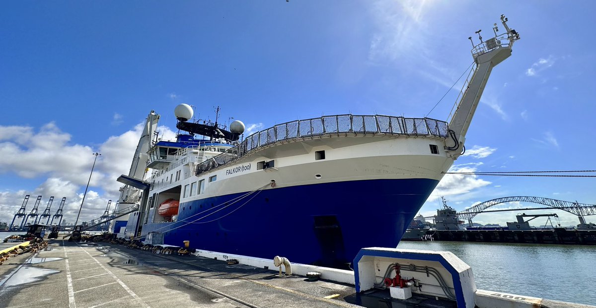 We disembarked @SchmidtOcean R/V Falkor (too) in Panama City after a very successful cruise! 
パナマ市で下船しました！

#MappingGalapagosVents