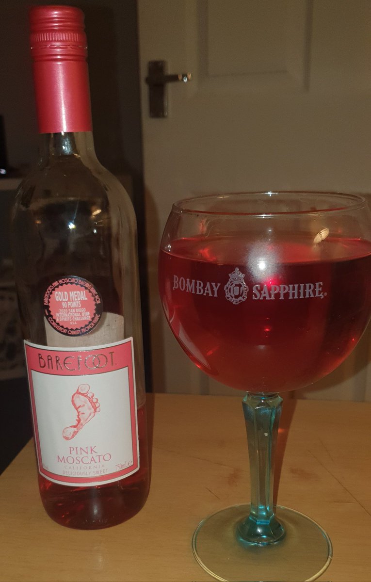 LaLaDee21's tweet image. Ive got the Clubland Classix on educating the younger generation #Lasgo if you know, you know!