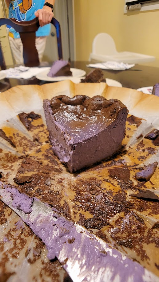 mivvylol's tweet photo. .ᰔ final results 💜🧀🍰

#ubebasqueburntcheesecake #cheesecake
#bakingstream #巴斯克蛋糕 #紫薯芝士蛋糕
#紫薯 #紫薯巴斯克芝士蛋糕 #芝士蛋糕
#巴斯克焦香芝士蛋糕 #紫薯蛋糕 #紫薯控
#basquecheesecake #basqueburntcheesecake
#culinaryguild #ladybonsbakery #eorzeacafe https://t.co/Zy4OJLBKvf