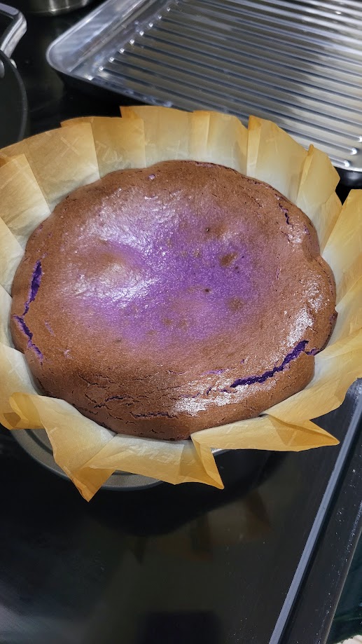 mivvylol's tweet photo. .ᰔ final results 💜🧀🍰

#ubebasqueburntcheesecake #cheesecake
#bakingstream #巴斯克蛋糕 #紫薯芝士蛋糕
#紫薯 #紫薯巴斯克芝士蛋糕 #芝士蛋糕
#巴斯克焦香芝士蛋糕 #紫薯蛋糕 #紫薯控
#basquecheesecake #basqueburntcheesecake
#culinaryguild #ladybonsbakery #eorzeacafe https://t.co/Zy4OJLBKvf