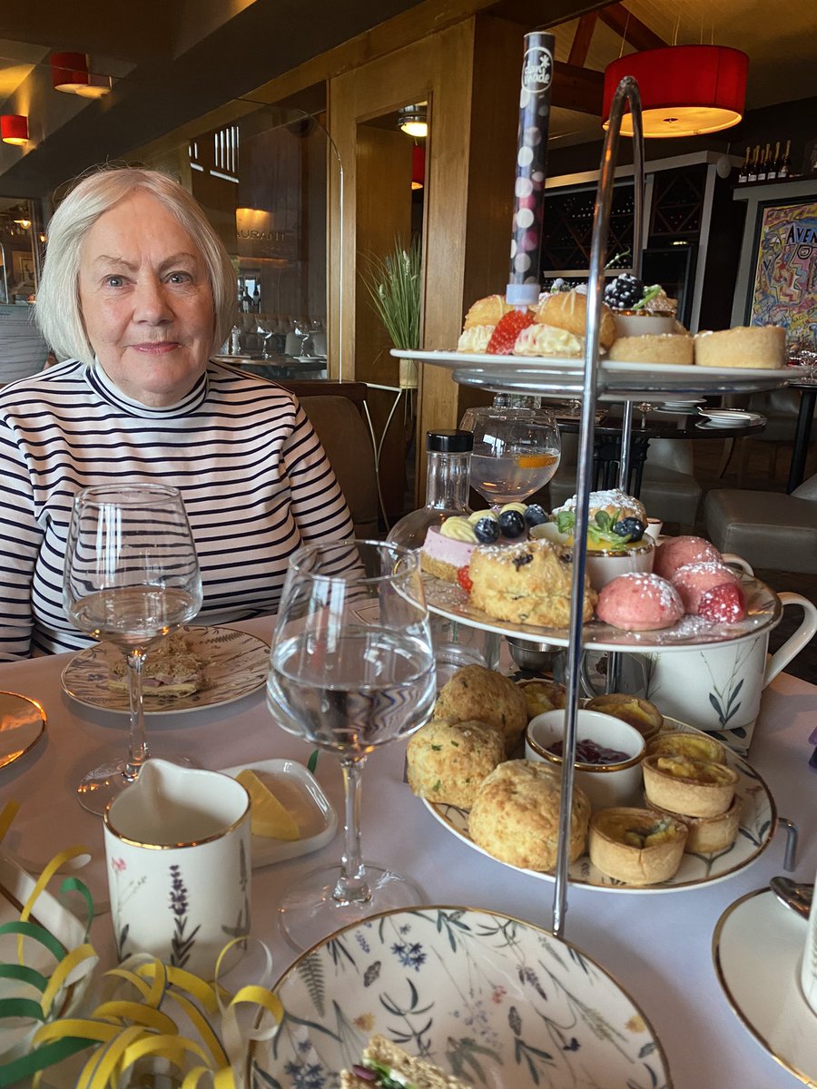 jackiemcguin's tweet photo. Day 1790 of #1800daysofwalking lovely treat today for my aunt’s birthday in @Wineport_Lodge Wonderful location, food and staff. #365crew https://t.co/fhKeATLEiL
