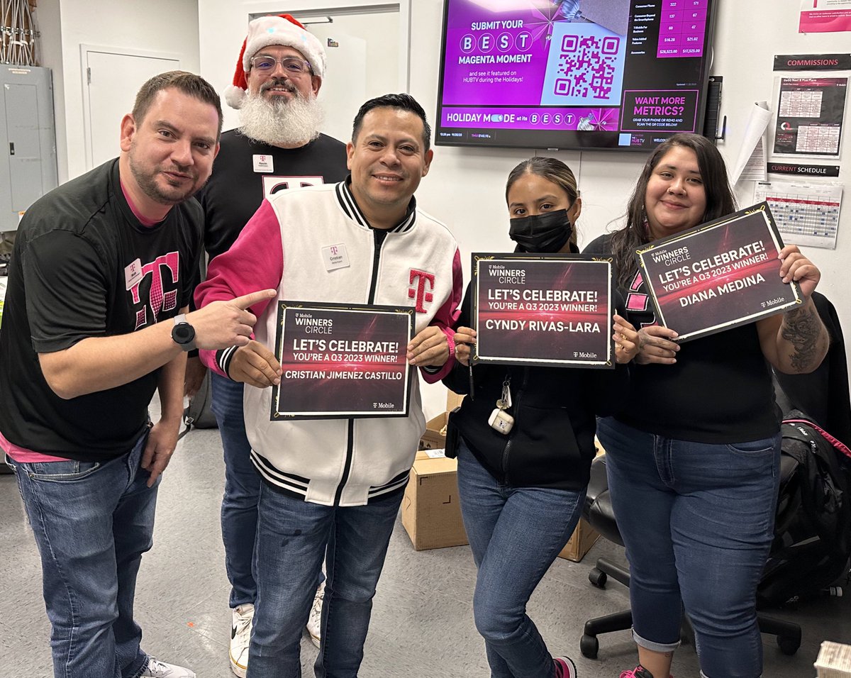 Three amazing Q3 winners circle winners + a rock star RSM + Santa 🎅🏻 = Holiday time @ T-Mobile! So proud of this team and what about to come. #wecoming #thecrown <a href="/SellPhones4/">EB</a> <a href="/tglover187/">Terrance Glover</a> <a href="/TMobile/">T-Mobile</a>