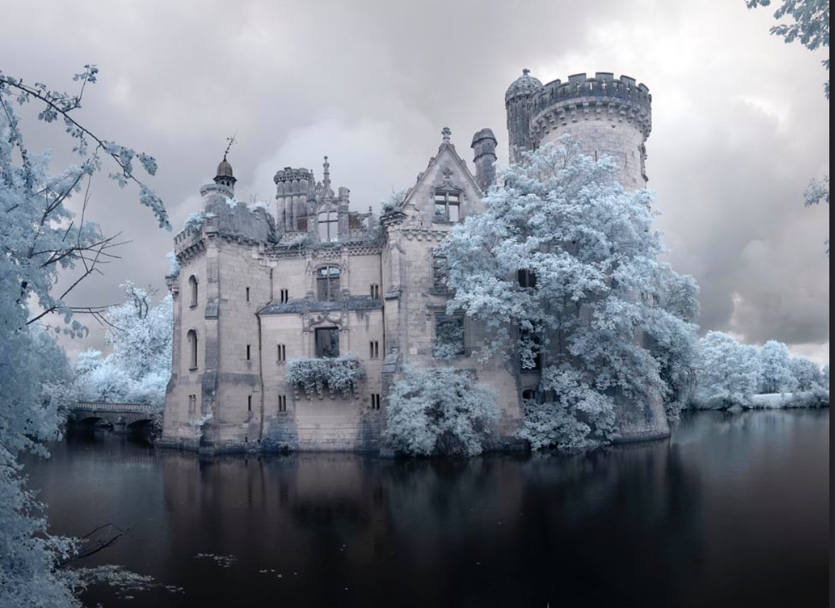 ValentyneDreams's tweet image. Waltz with me in a fairytale dream.

Chateau de la Mothe-Chandeniers