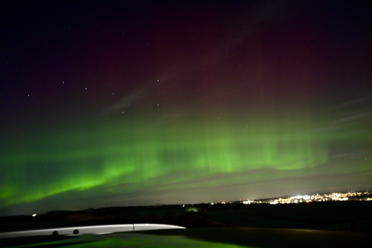 SamTedcastle's tweet image. Aurora looking over #Kirkcaldy 18:08 tonight.
