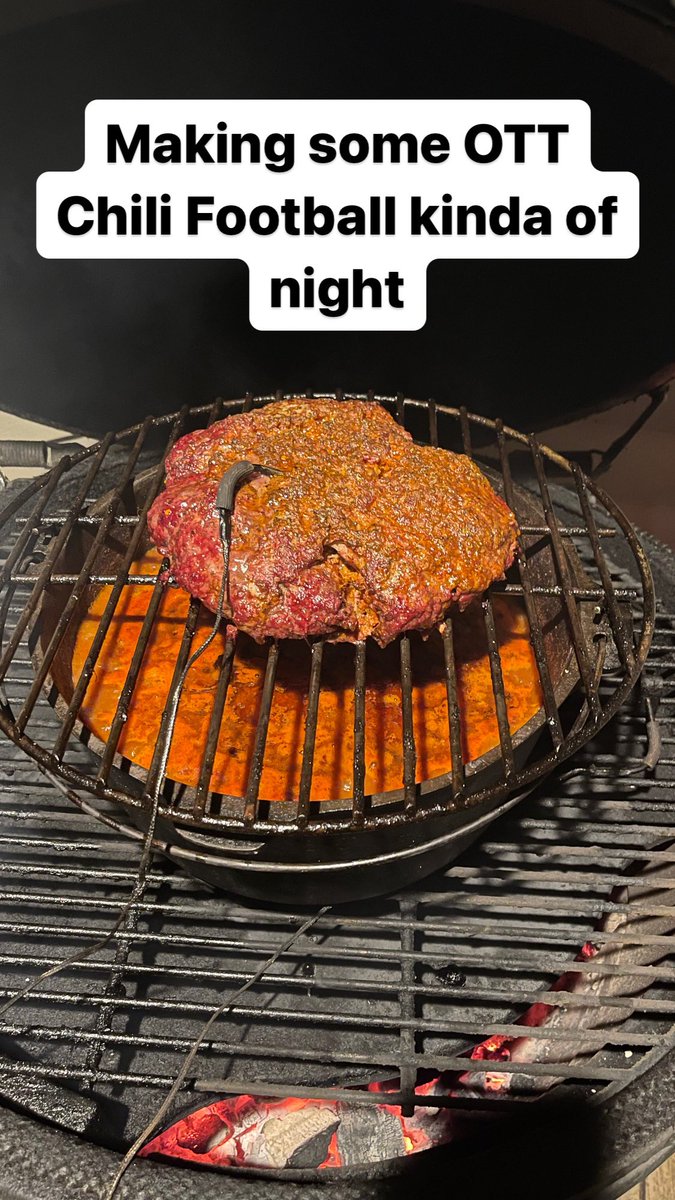 FunkmeisterND's tweet photo. Making some #ottchili #bge #bgenation #biggreenegg #funkbbq #foodporn Go Irish beat the Trees! #ndfootball https://t.co/cATWw27wtq