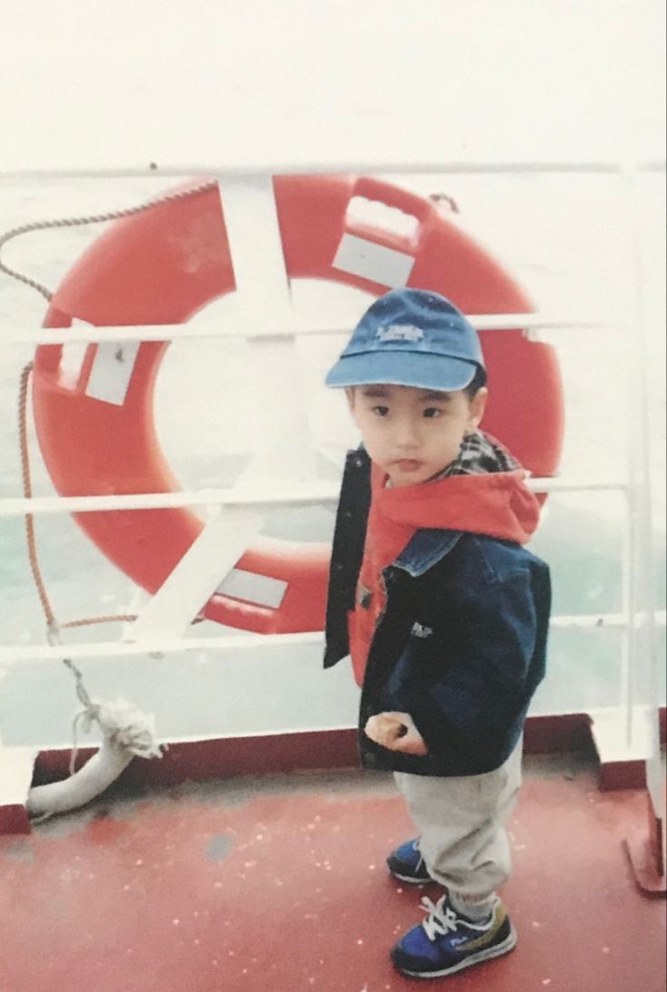 JinKook_RJ's tweet photo. me                             Hwa baby https://t.co/j6vAqAlBmt
