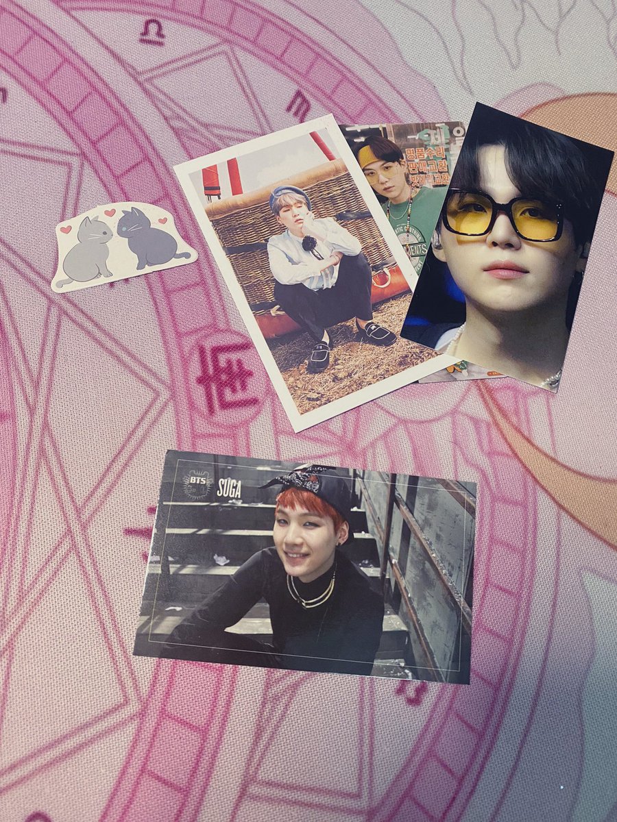 mejessyk's tweet photo. Feedback positivo pra @seokmyboo , que me vendeu o último yoon que faltava pra completar meus regulares, chegou tudo certinho e com mimos fofos. Obrigada 🧡 https://t.co/38Y512Yso9
