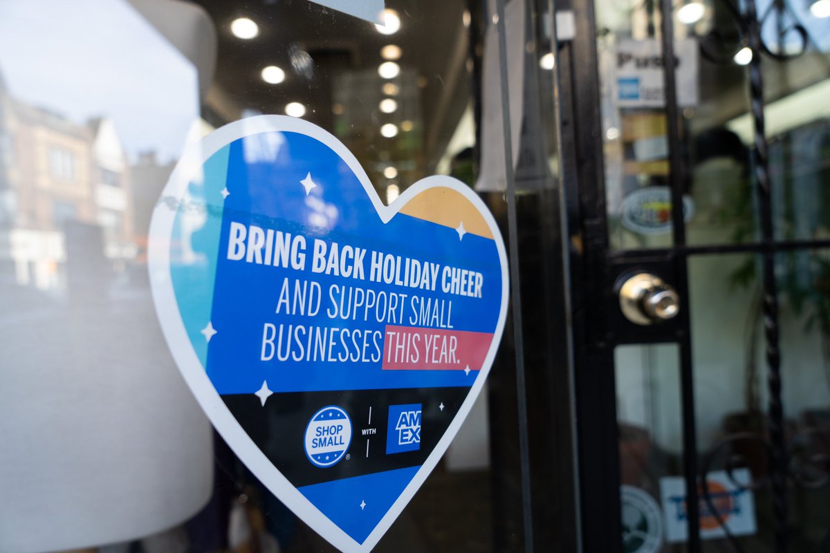 NYCMayor's tweet photo. Small businesses are more than just stores — they're community cornerstones and the money you spend is an investment in your neighborhood.

Visit https://t.co/bcIBloODOZ for more from @NYC_SBS. #SmallBusinessSaturday https://t.co/mnoWmkefyA