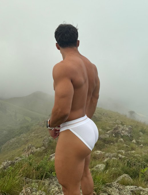 Le Secret de Brokeback Mountain 🎬https://t.co/uiUqR0GX3a https://t.co/TbzmJMs7NE