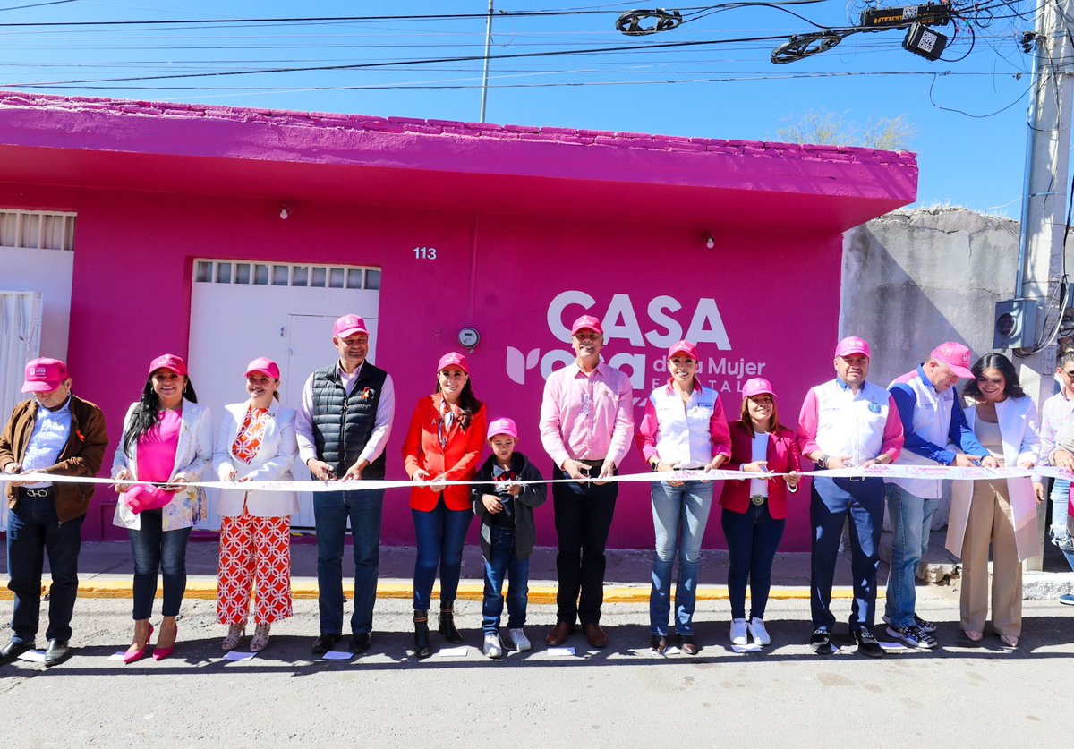 TereJimenezE's tweet photo. INAUGURACIÓN DE CASA ROSA EN JESÚS MARÍA Y TOMA DE PROTESTA DE AGENTES ROSAS 

Con el objetivo de brindar un entorno seguro para las mujeres y niñas de Jesús María, el día de hoy inauguramos las instalaciones de la Casa Rosa ubicada a unos metros de la plaza principal, donde además, tomaron protesta las Agentes Rosas que están capacitadas para ayudar y resguardar a las mujeres que puedan sufrir algún tipo de violencia.

#ElGiganteDeMéxico 
#Aguascalientes