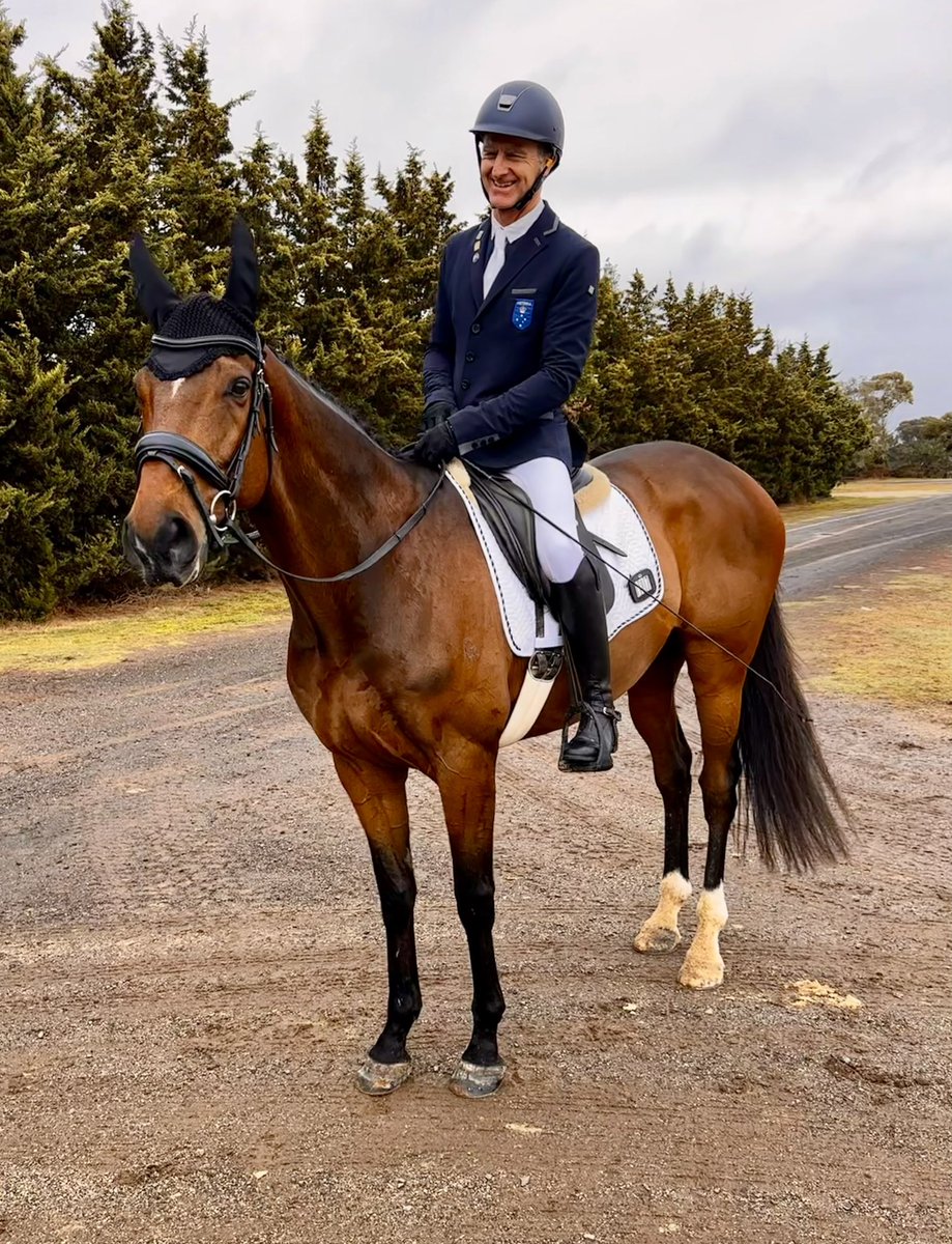 lukewilkinson13's tweet photo. Our boy Masculino with his rider Dr Rohan Luxemore. #bigmax @RV_OffTheTrack https://t.co/qeZdLGxBnh