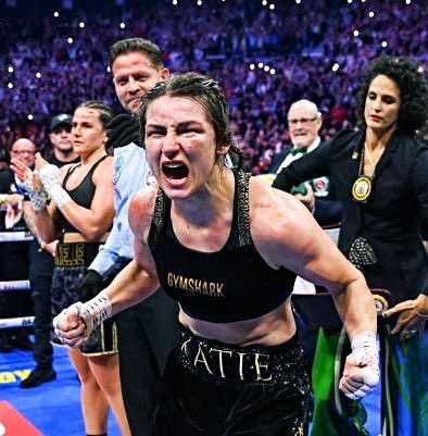 lionsnut's tweet photo. The legend, the best of Ireland #katietaylor https://t.co/7UhSWVAEnz