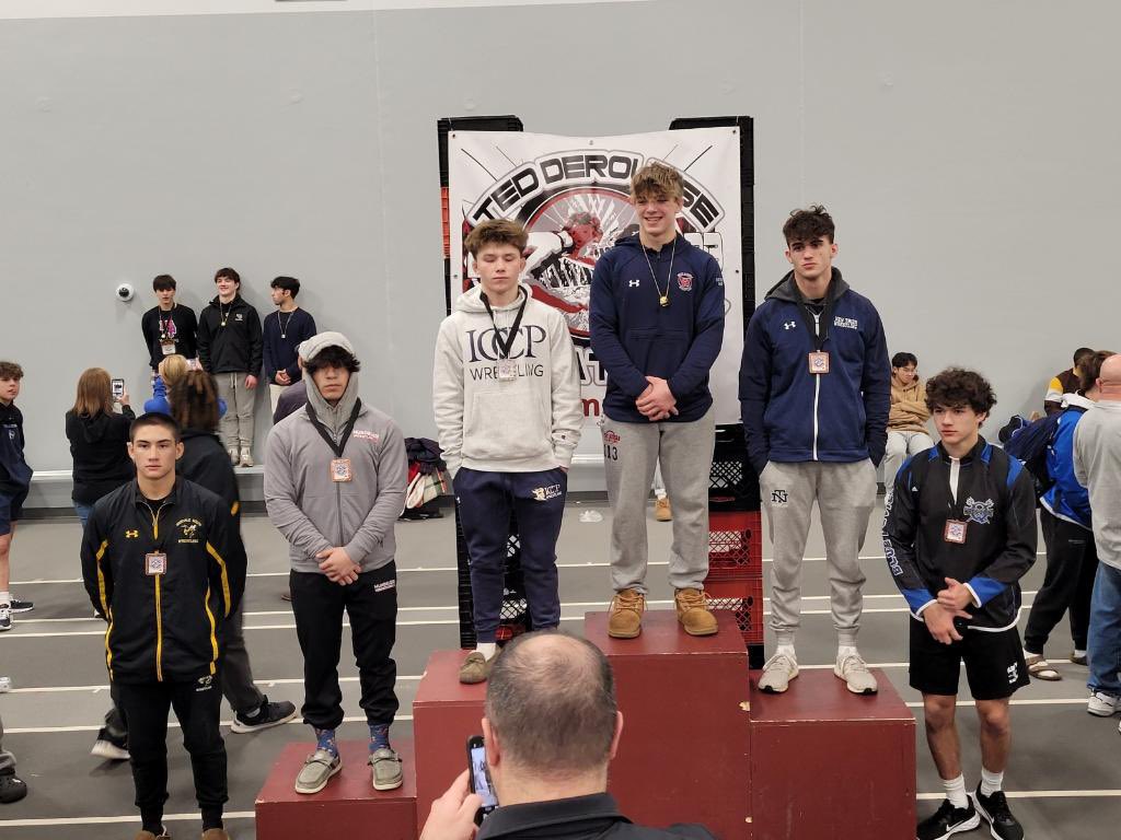 Mundelein HS Wrestling MundWrestling Twitter Profile Sotwe