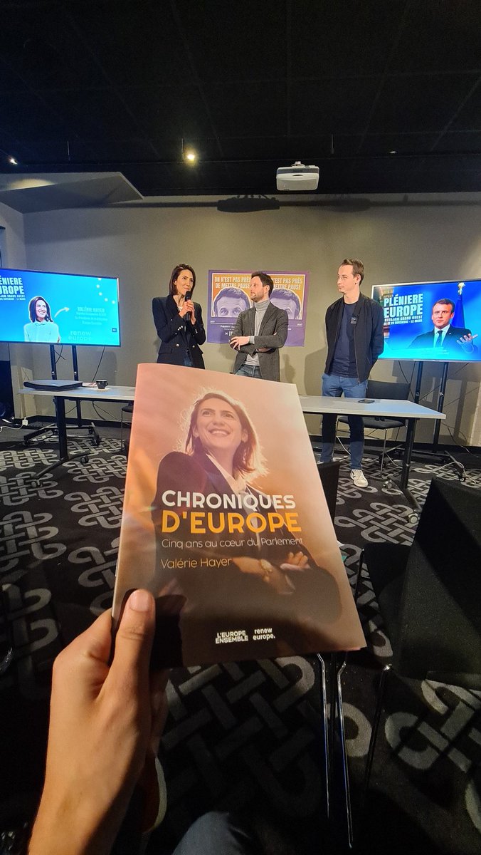 Mohammedbense's tweet photo. Très heureux d'être parmi Les gardiennes et gardiens des valeurs Françaises et Européennes ds la ville Rouge (le Mans) pr 1 #Interjam pr préparer les étoiles européennes avec @ValerieHayer .@CBeaune et @Ambroise_Mejean
Continue notre combat pr les valeurs européen qui essentiel https://t.co/ftBNRSUt6z
