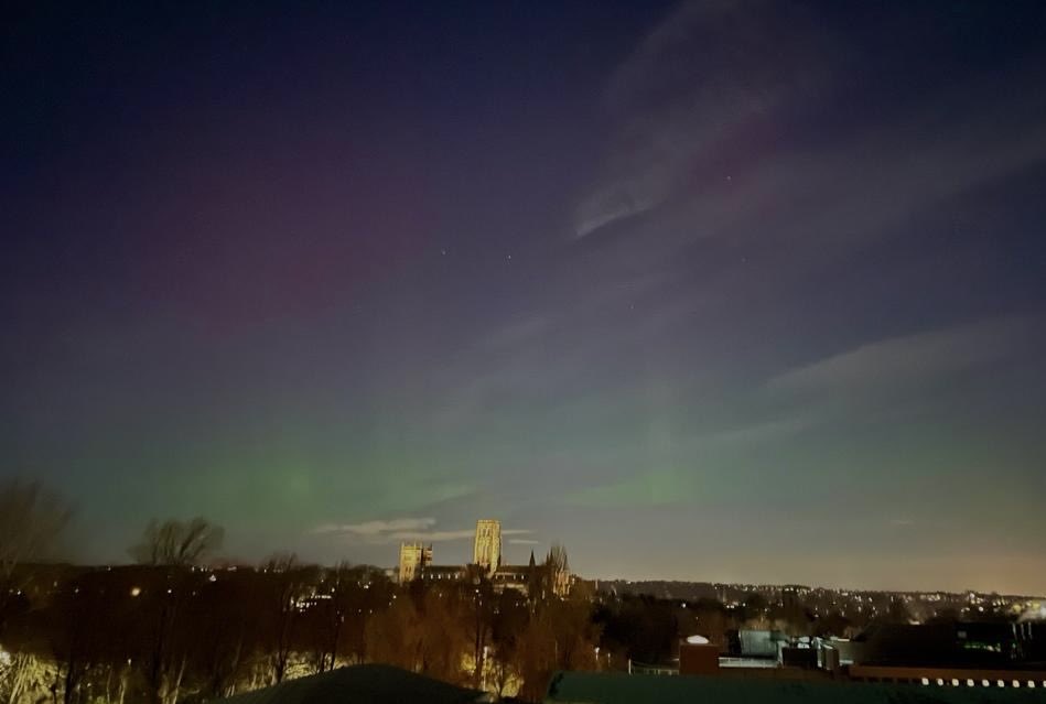 Aurora tonight over ⁦@durhamcathedral⁩ from the roof of the physics building