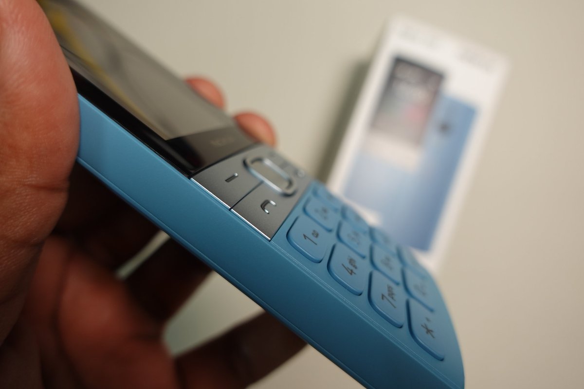 theoriginal086's tweet image. It's good to have a quiet weekend with just a simple phone so you can focus on what's really important.
youtu.be/dAL8eVHlTNI?si…
The #Nokia150 2023 is simple, elegant and well built. Be present ,be connected. #DigitalDetox 
#featurephone