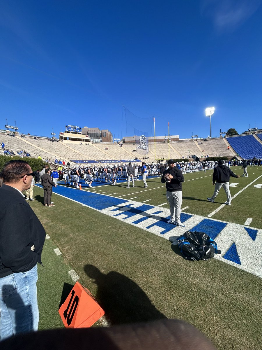 mcclainaj10's tweet photo. Great experience/atmosphere @DukeFOOTBALL  vs Pitt game Thanks to @DUFBRecruit and the staff also #AGTG @CoachTreyBrice @CoachDboJames @QBHitList @kjfbcoach @CoachMikeElko @QBCountry ✝️✝️ https://t.co/JONG14jp6J