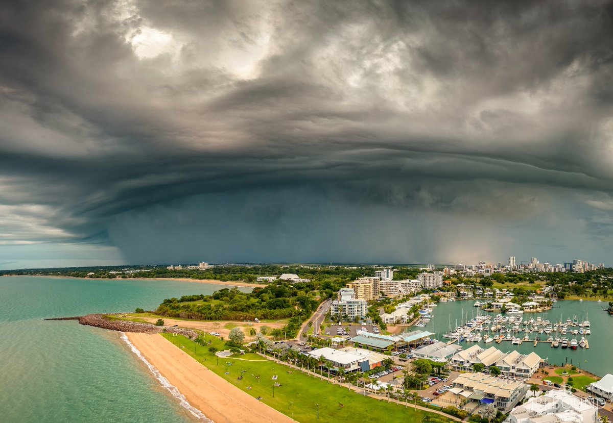 Cullen Bay, #Darwin from the drone ⚡️

#lovethiscity #Australia #wetseaaon #StormHour