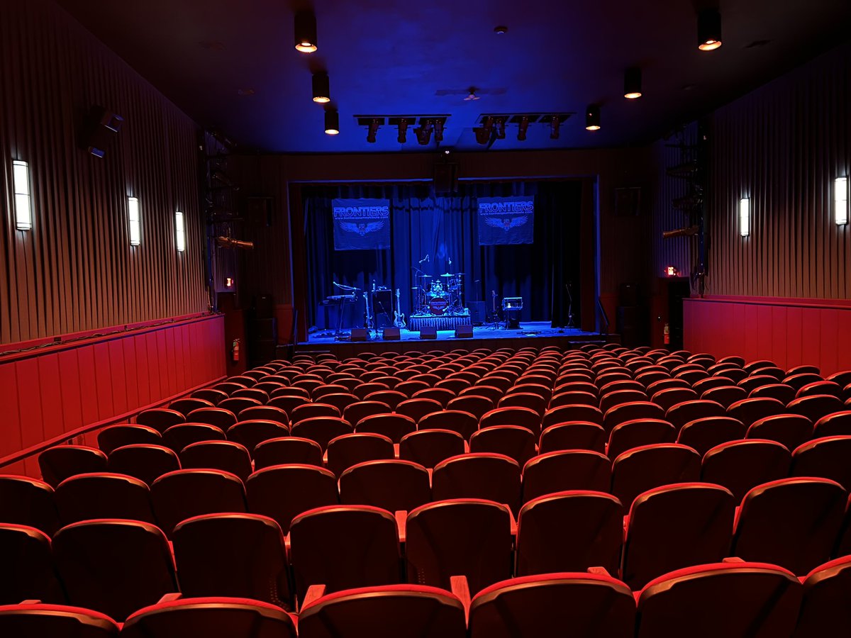 Another state, another show!! Thankful! 🙏🙏

#guitar #guitarist #tributeband #milfordpa