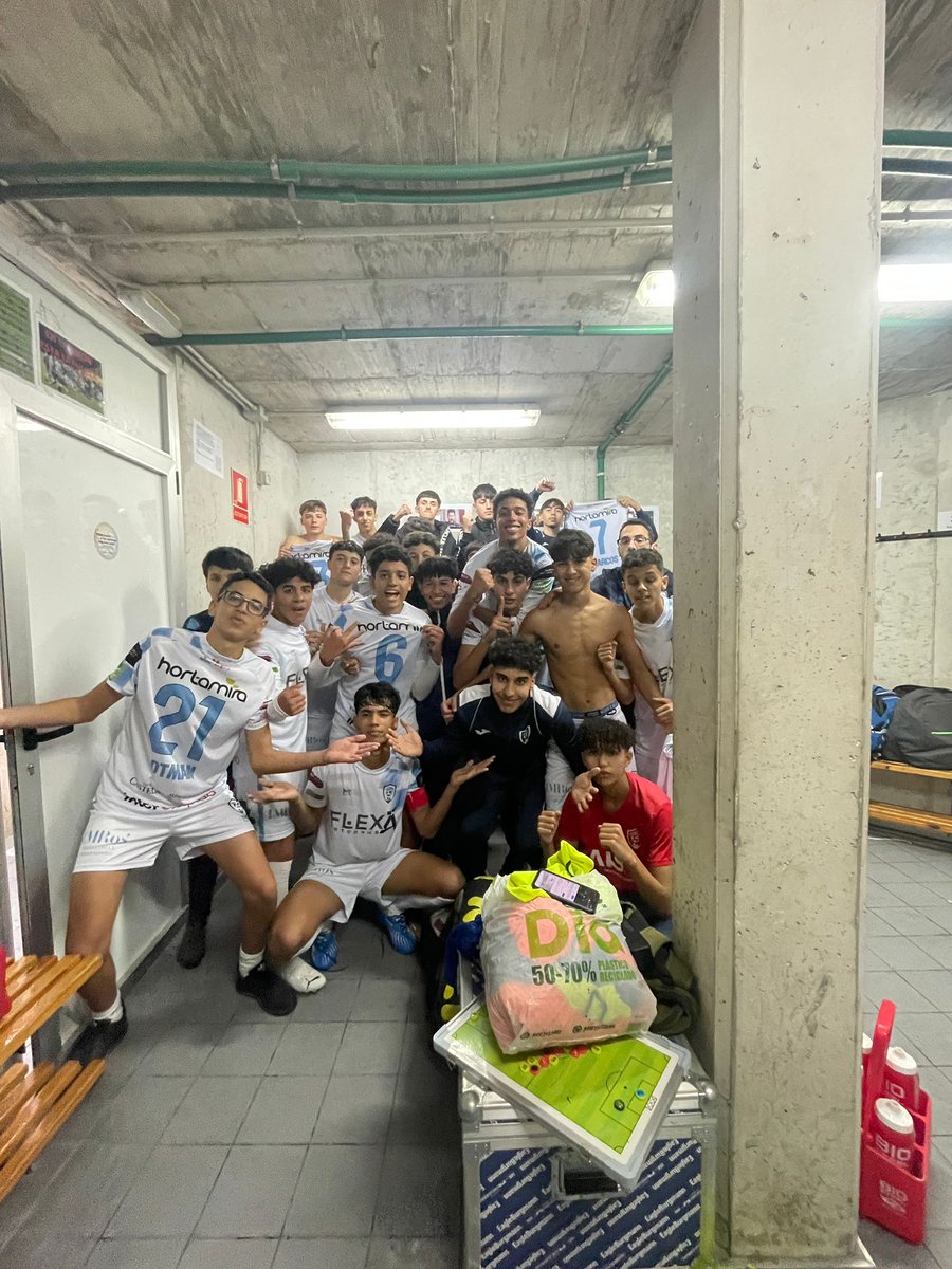 EFBPinatar's tweet photo. Final
Segunda División Juvenil

4️⃣ EFB PINATAR
2️⃣ Santiago de la Ribera FC

Goles: Adam Marzougui ⚽, David Nicolás ⚽, Marwane Azzouz ⚽ y Abdelwahed Benaissi ⚽ https://t.co/9G7Sva6oxu