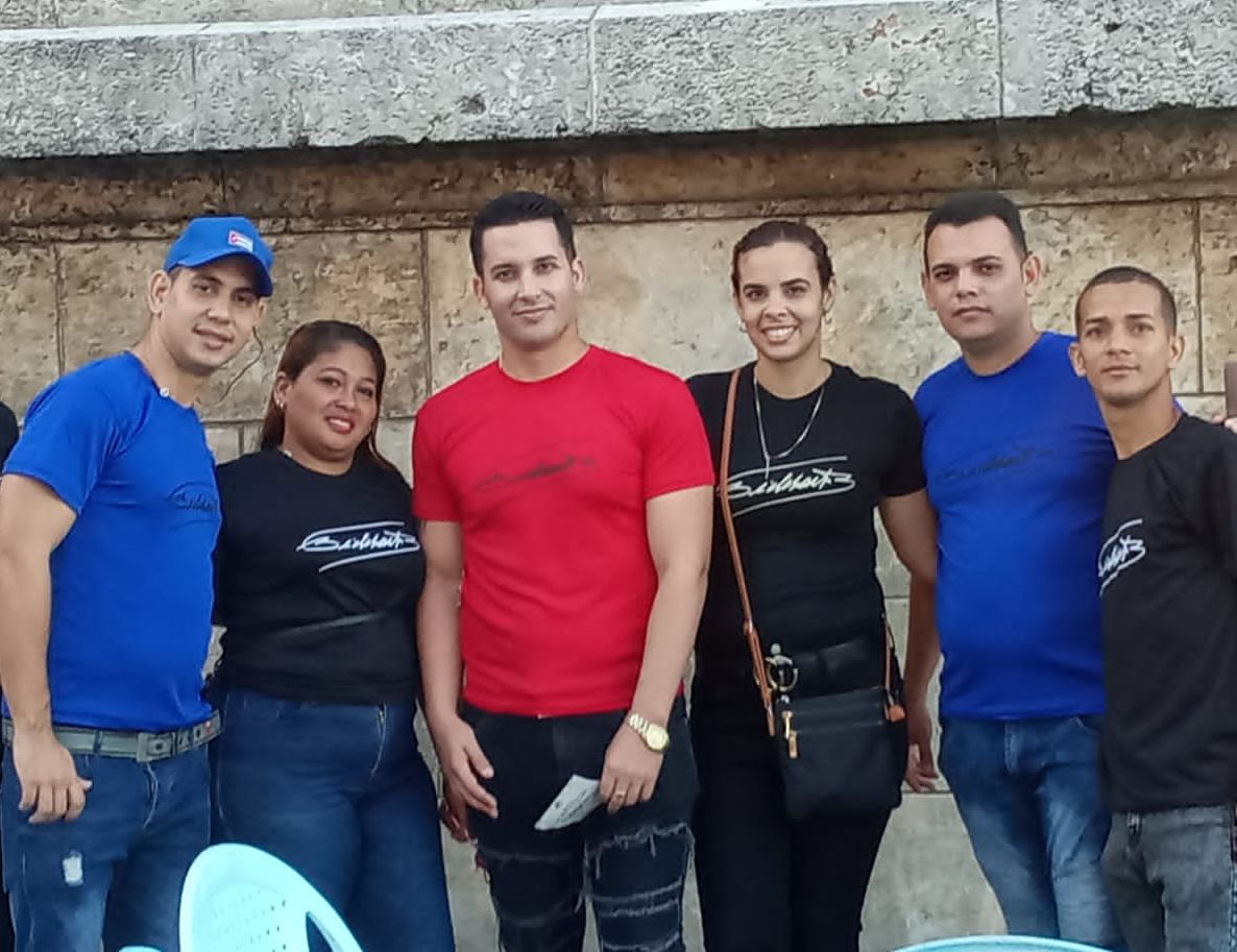 Gran honor el poder participar en la velada por el séptimo aniversario de la desaparición física de nuestro eterno Comandante Fidel Castro Ruz. 
#FidelPorSiempre
#UJCuba
<a href="/AylinAlvarezG/">Aylín Alvarez García</a>