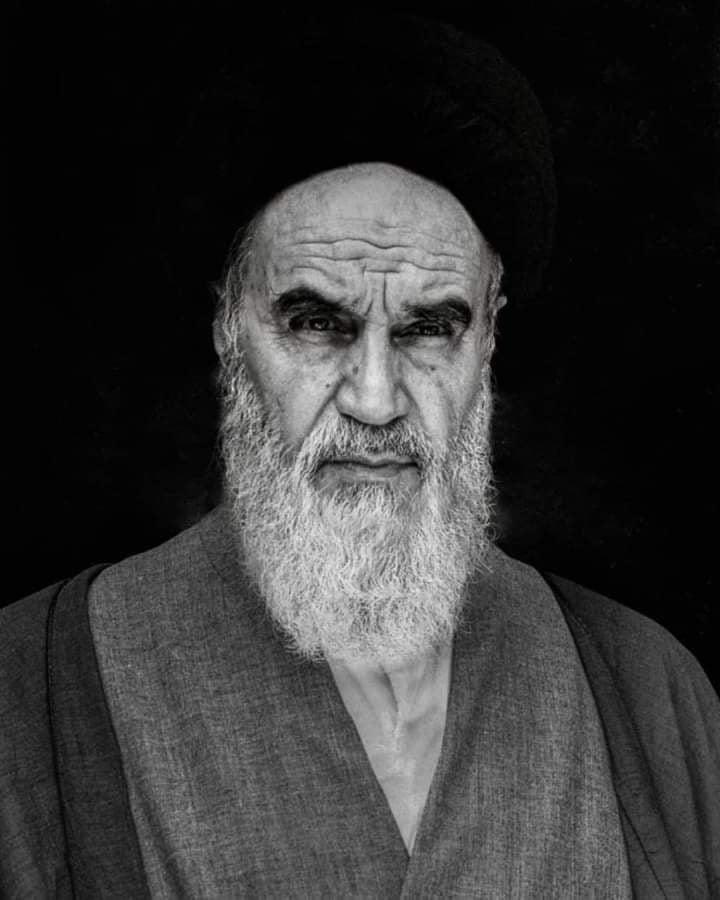 Awaited_Hope's tweet image. &quot;A multidimensional human being, a #brave #warrior in the way of Islam, a #knowledgeable #lady who at the same time played her role as a house #wife and affectionate #mother, to #perfection - such was Hazrat #Fatima-Zahra (sa)...”
 
Ayatollah #Khomeini (ra)