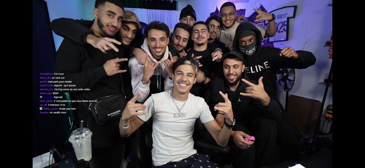 kgolarbi93100's tweet photo. TOUTE LA KGO PRÉSENTE 🩸#kgo  TOUT LES FRERES ❤️POUR L’ANNIVERSAIRE DE @KmSenKangoo 
LA MENTALITÉ 🧠👑
@935Meftah @djibril94260 @khaliderk_ https://t.co/k1gF3uNOnd