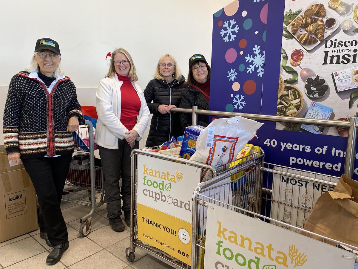 kanatalakesca's tweet image. A couple more photos to recognize more of the amazing volunteers we have with the KLCA!

@KanataFoodCpbrd food drive!