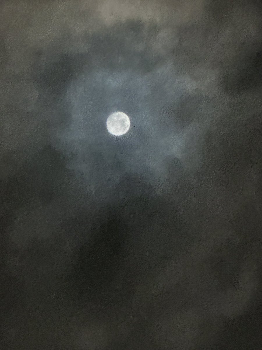 ryta_r's tweet photo. #moon #nearlyfullmoon #icehalo #Jupiter #photo #nightsky #BeaverMoon https://t.co/hU2wgsJecf