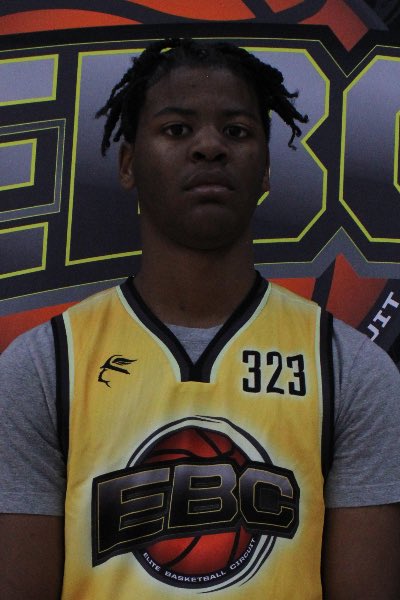 SportsPassports's tweet image. Donnell Meekins 7th Grader was a monster in his first game at EBC SoCal 19 points and 17 rebounds @EBC_Camps #ThePassport #EBCSoCal 😤👀