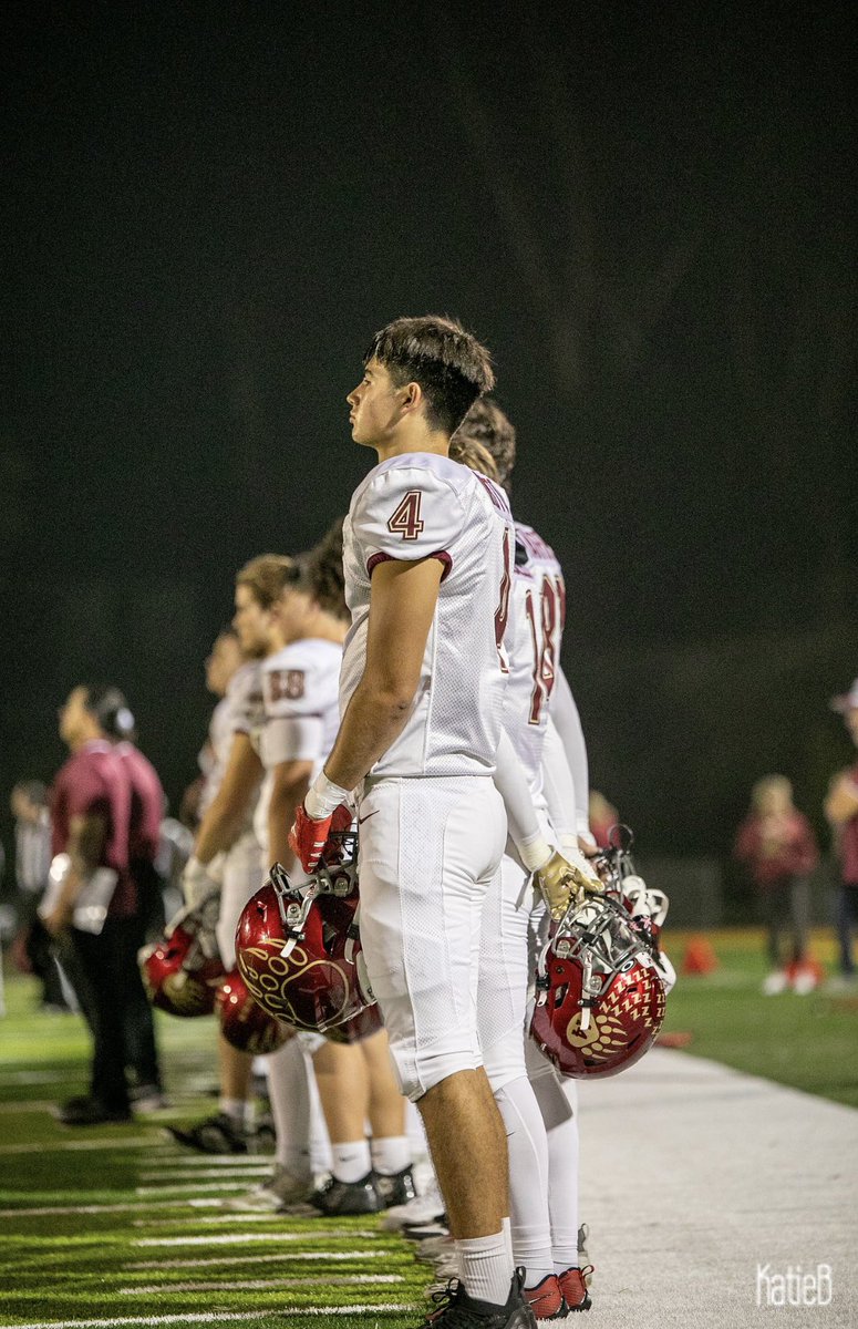 Full senior season highlights
9-4 record
2nd team all avocado league

Tough way to go out losing in the championship back to back years, but forever grateful for every moment and my teammates and coaches
hudl.com/v/2MdXgk