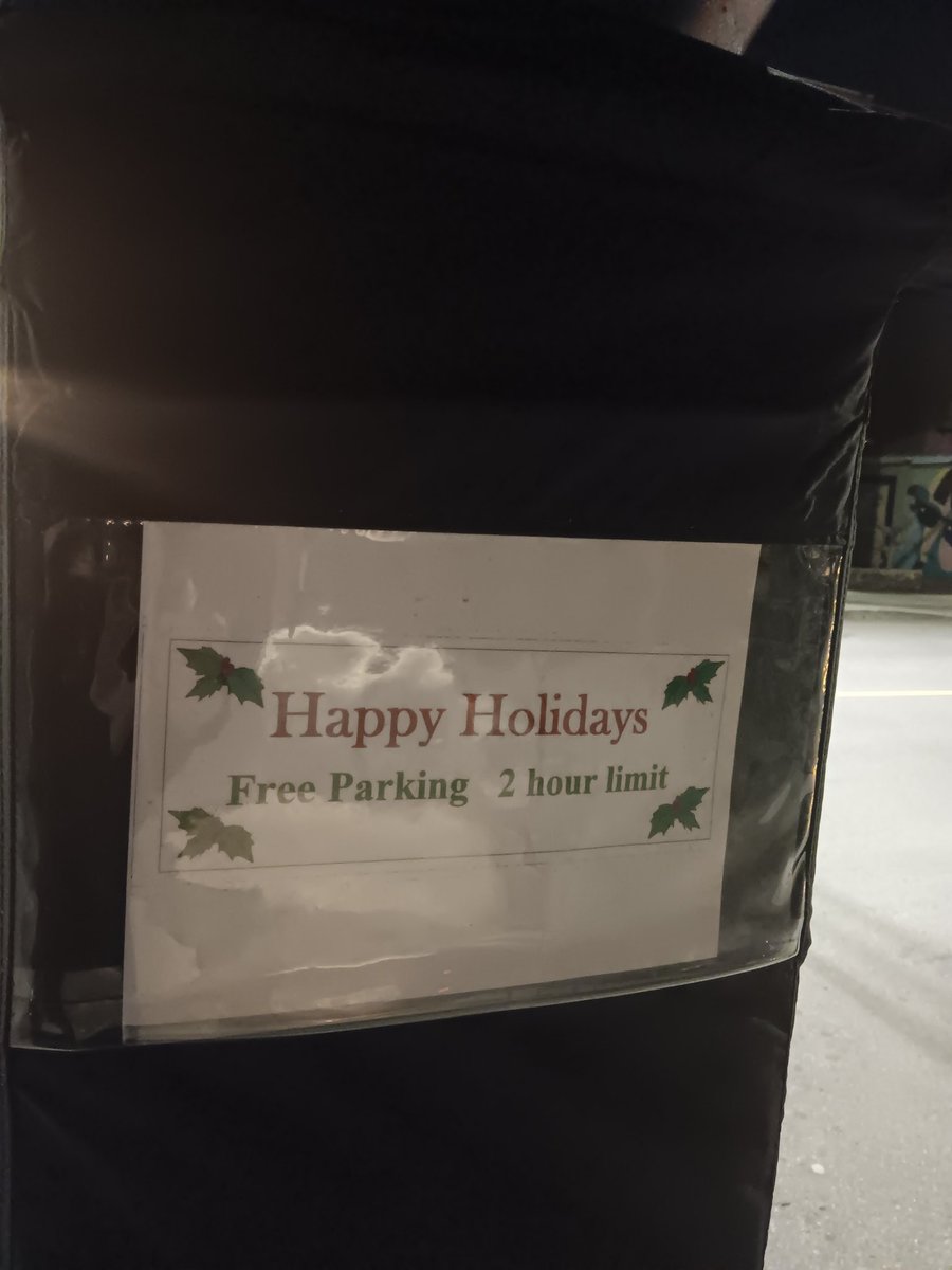 Enjoy free 2hr  parking for the holiday season in the BIA areas #HamOnt Meters will have  stickers, pay machines closed off and the Passport Parking APP will notify the user. Valid Accessible Parking Permits will have up to 3hrs 🎄🎄🎄