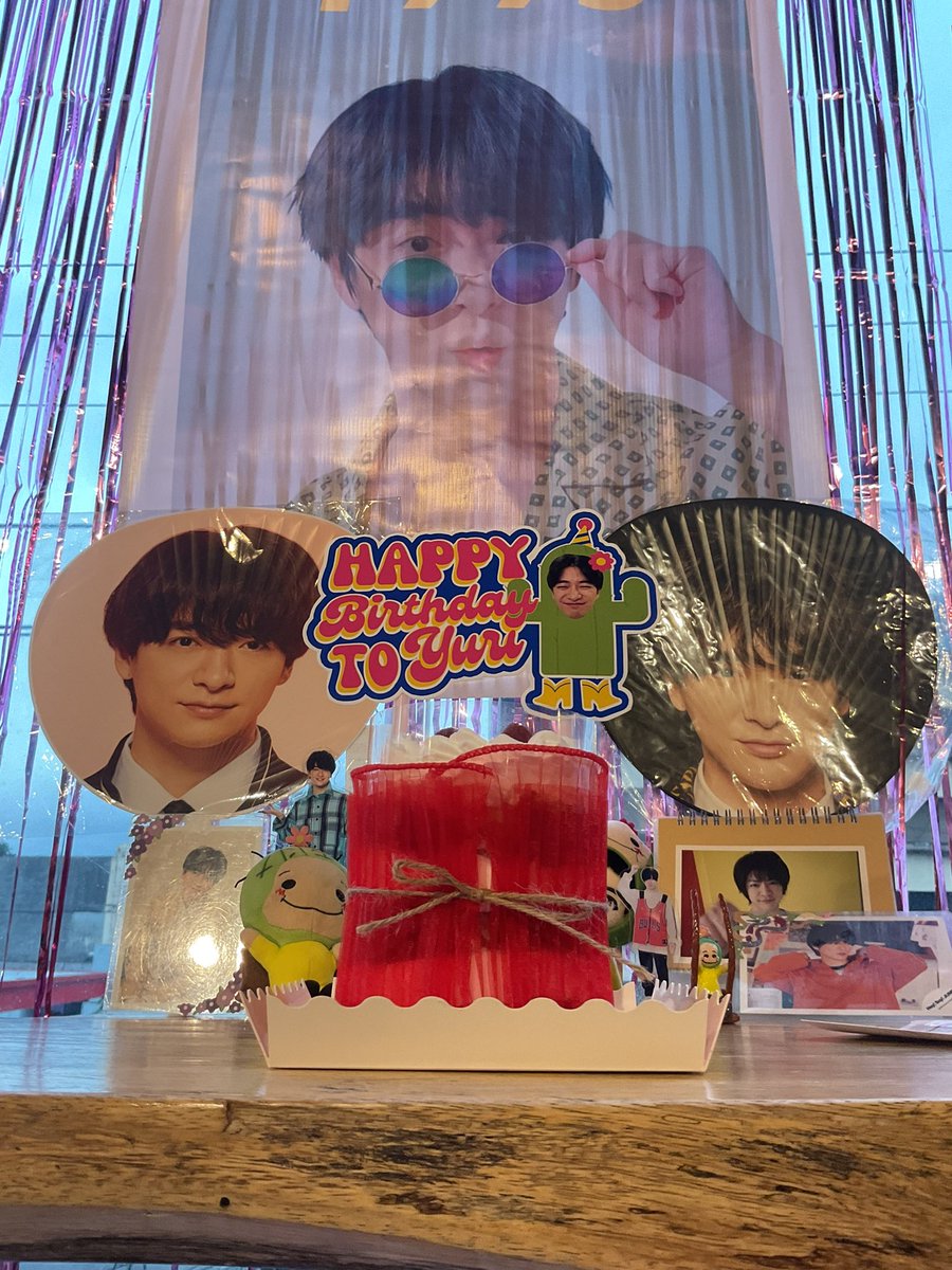 capucchinen's tweet photo. Thank you to everyone who went to celebrate Chinen’s 30th Birthday with us yesterday. It was nice meeting all of you! Have a Capucchinen day! 🤩🌸 https://t.co/jDA7xsYDM6