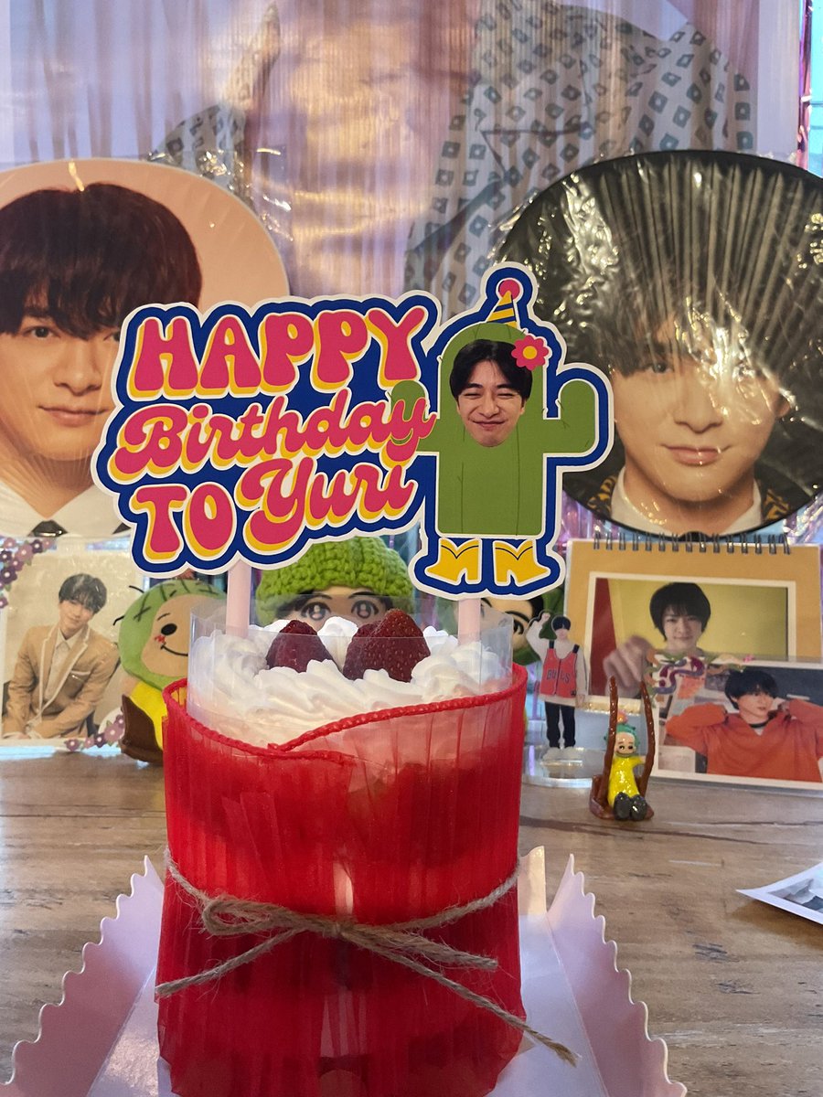 capucchinen's tweet photo. Thank you to everyone who went to celebrate Chinen’s 30th Birthday with us yesterday. It was nice meeting all of you! Have a Capucchinen day! 🤩🌸 https://t.co/jDA7xsYDM6