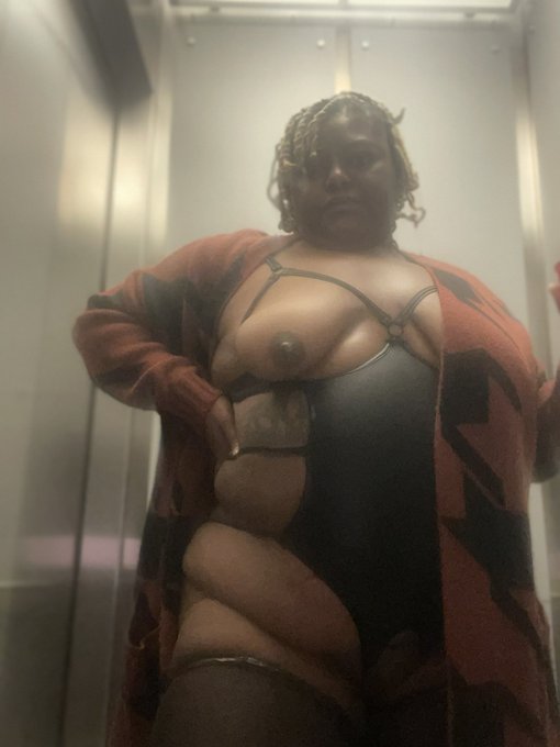 What fun will I have tonight? 🌚 https://t.co/fE7EIfE9t2