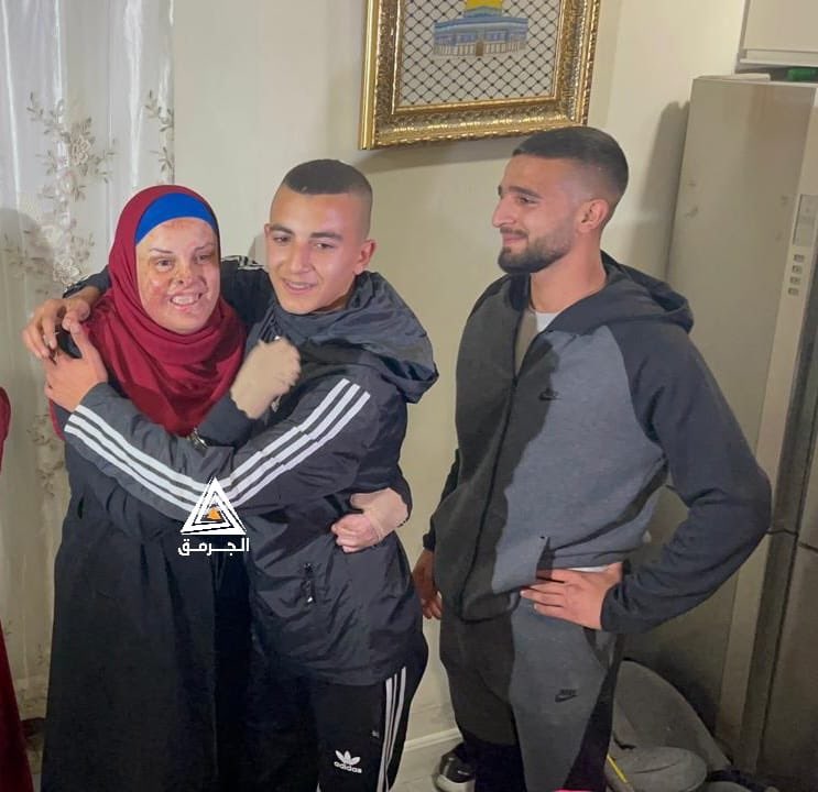 Osa963's tweet photo. إسراء جعابيص في حضن ابنها بعد 8 سنوات كانت فيها سجون الاحتلال الاسرائيلي https://t.co/GtKvG8EVk7