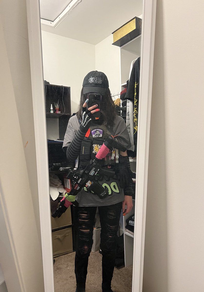 bopaopp's tweet photo. my hrts not working and some weird shits been happening but at least i can still have some fun i guess https://t.co/FHN2UqJ2tU