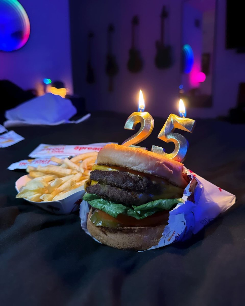 corbynbesson's tweet photo. golden birthday today, cheers to 25🥂 https://t.co/7Lrx8HK797